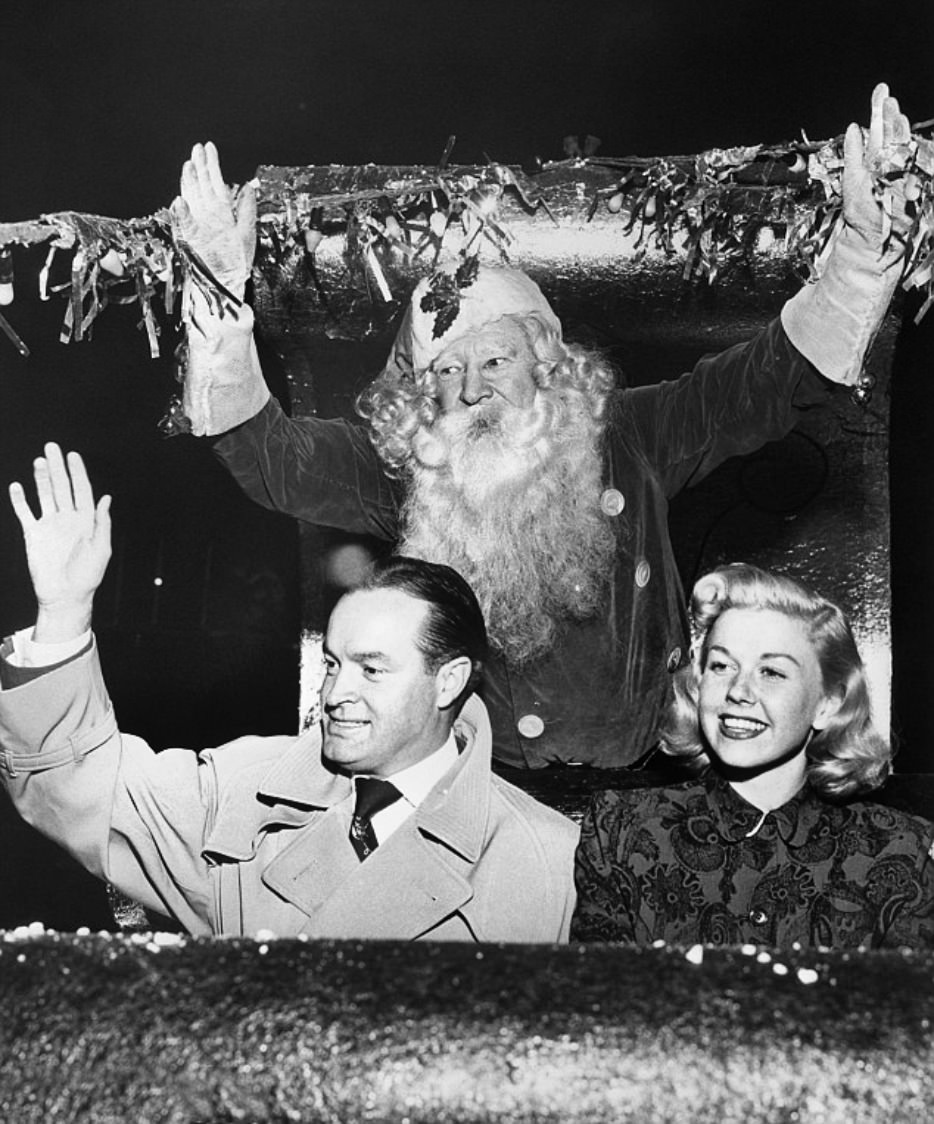 #5 Bob Hope and and Doris Day appeared with Santa in Hollywood in 1948 the day before he performed in Berlin for troops working on the airlift.