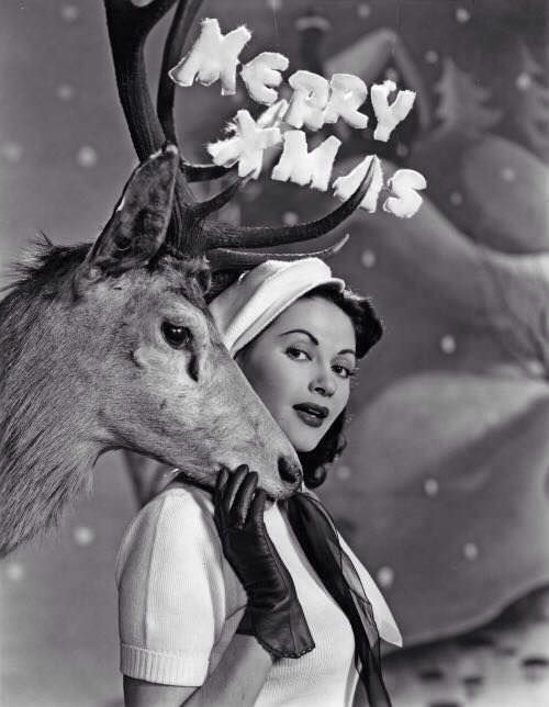 #28 Yvonne De Carlo
