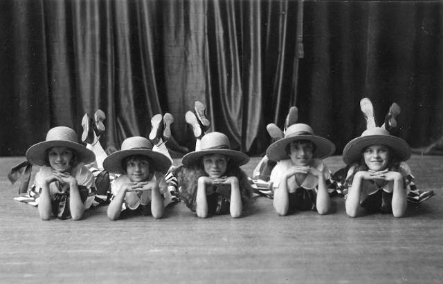 #27 Lovely dancing girls with hats