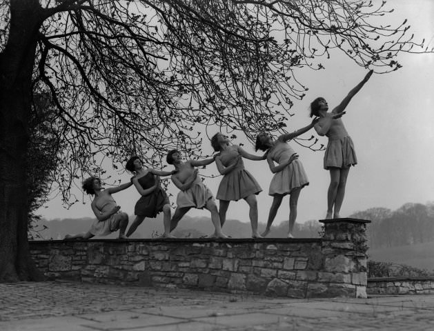 #54 Margaret Morris performing with group dancers