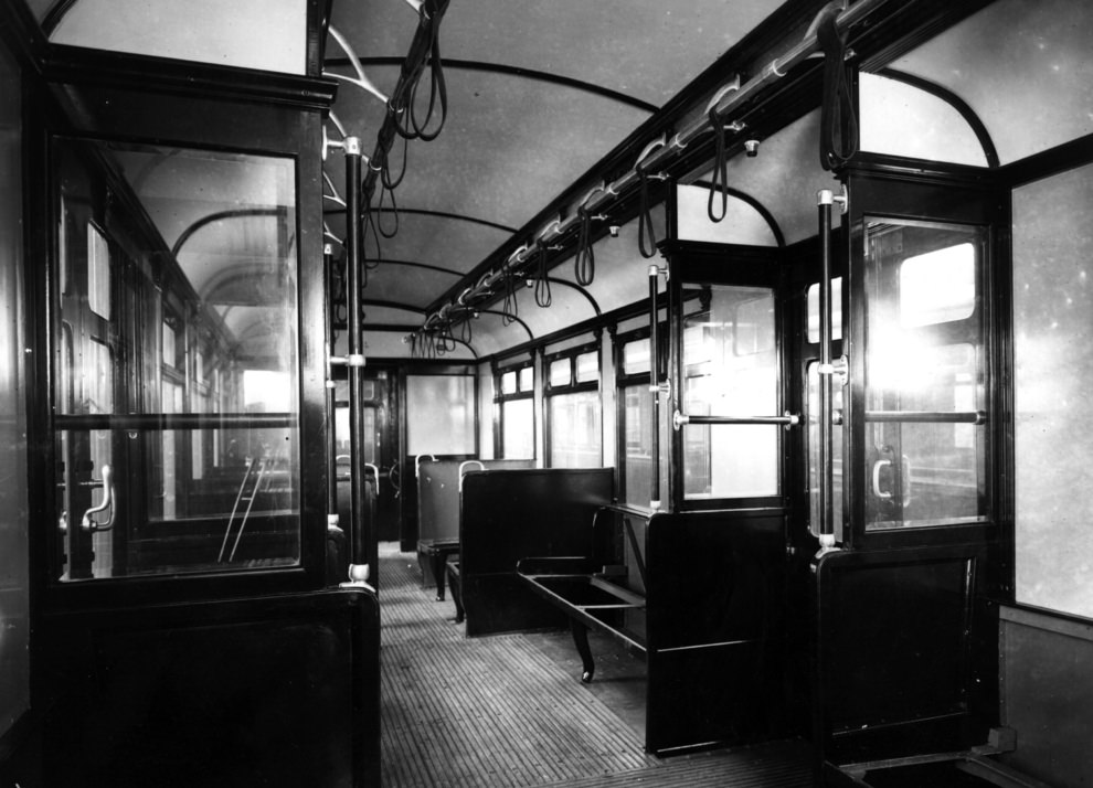 #21 The interior of a District Line Underground carriage, 1911.