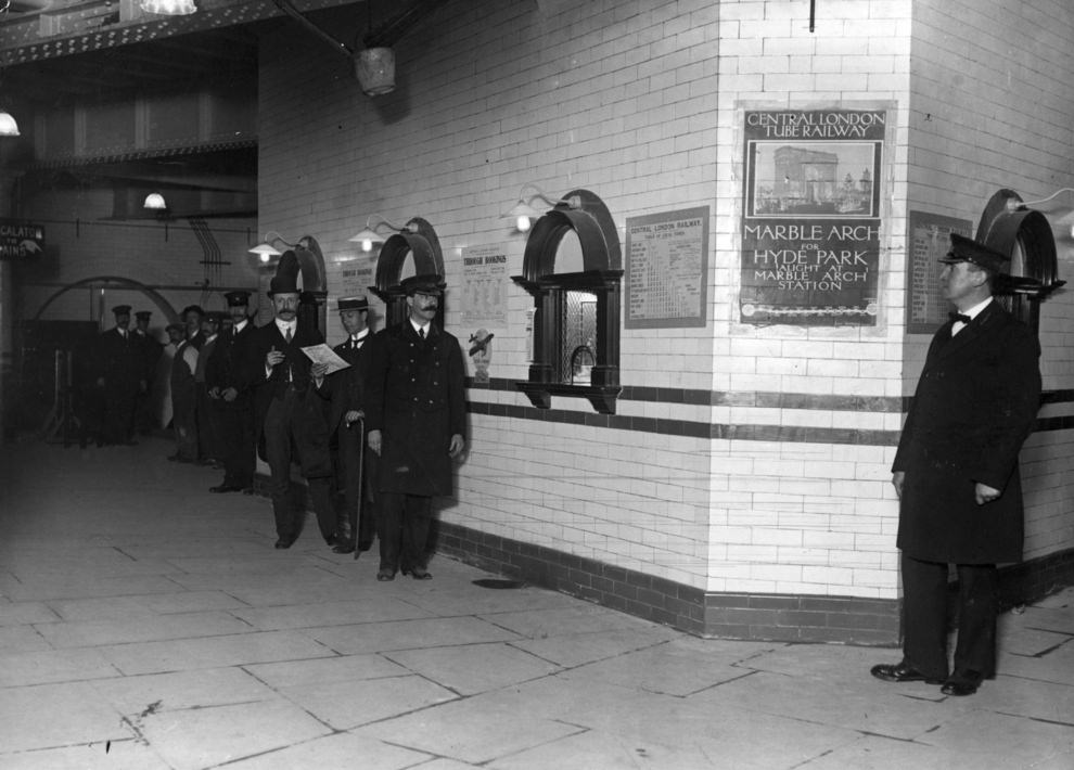 #22 The ticket hall of Liverpool Street Station, 1912.