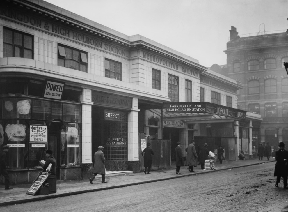 #26 Farringdon Street (Farringdon) Station in March 1924.