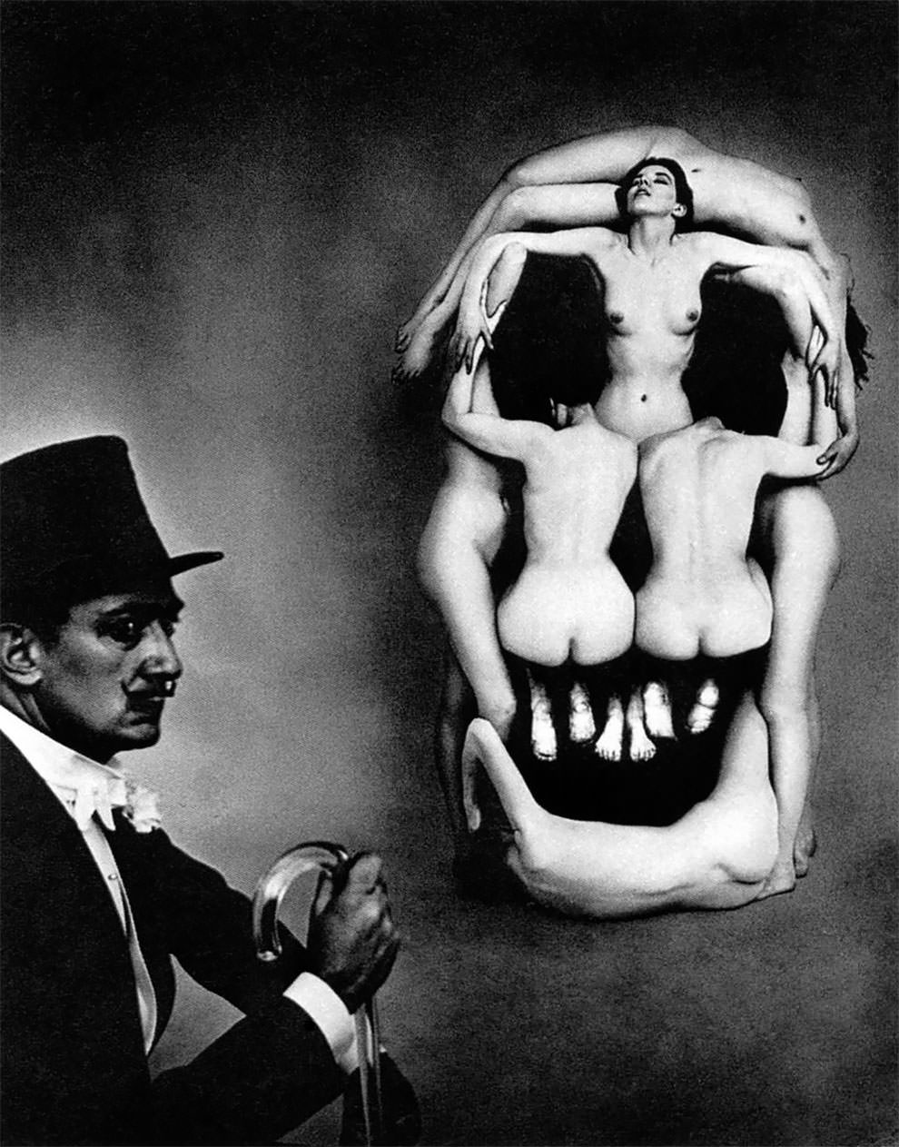 #18 Spanish Surrealist Painter Salvador Dali. “In Voluptate Mors”. USA, New York City, 1951.