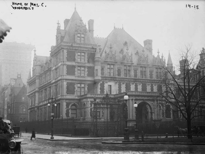 #28 The Vanderbilt family built a number of mansions on Fifth Avenue in the 1880s. The home pictured here, at 57th Street and Fifth Avenue, belonged to Cornelius Vanderbilt II. It was the largest private residence ever constructed in Manhattan.