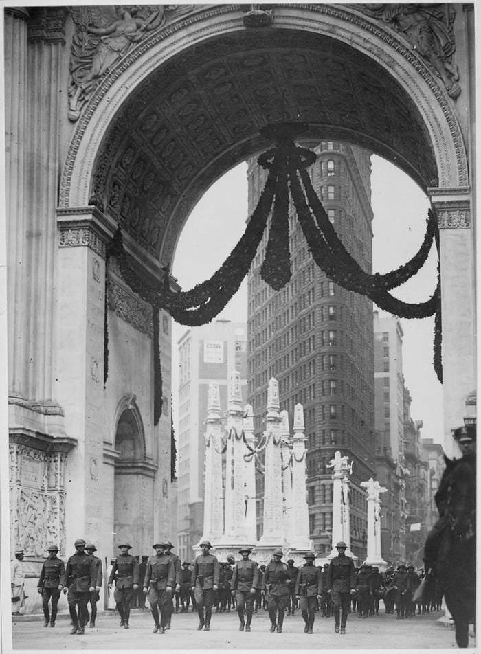 #21 A “Victory Arch” was erected near Madison Square Park in 1919 after World War I ended. It was a temporary structure built of wood, and was eventually torn down.