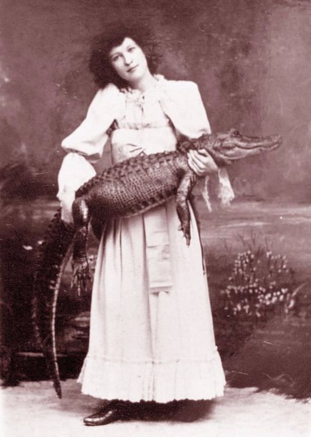 People Casually hanging Out With Alligators In The Past Weird