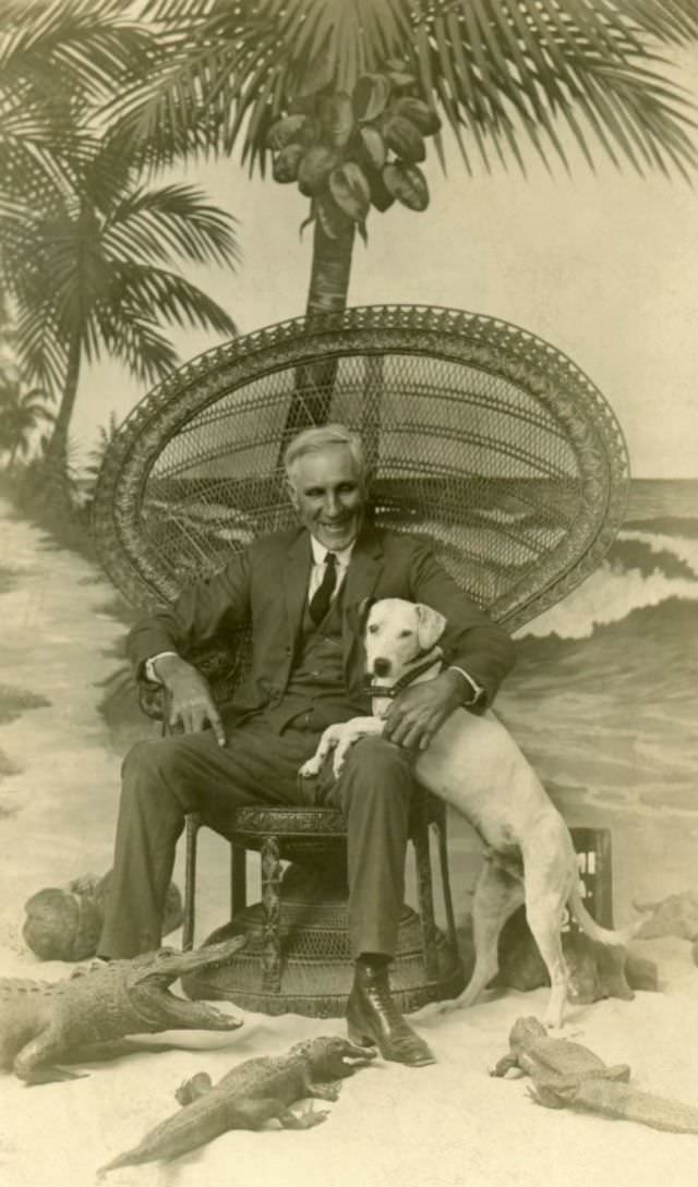 People Casually hanging Out With Alligators In The Past Weird