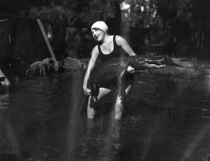 People Casually hanging Out With Alligators In The Past Weird
