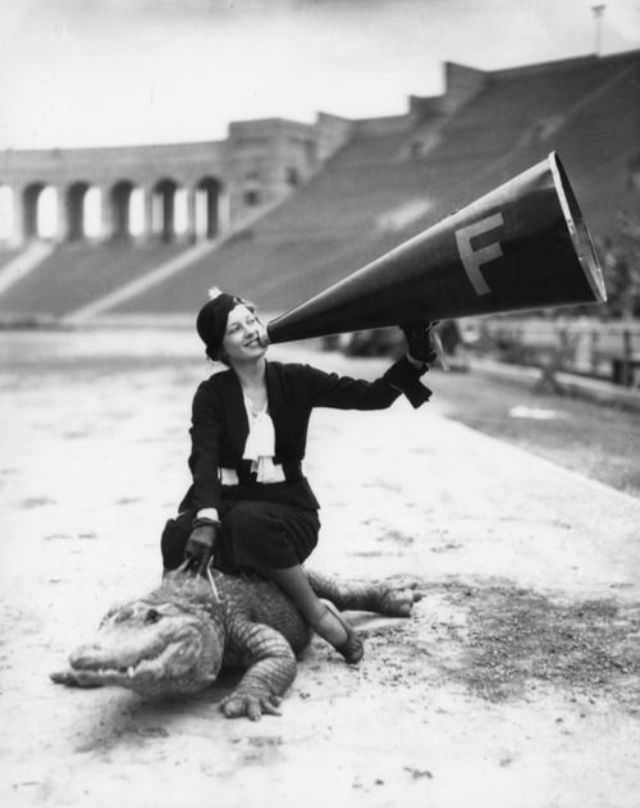 People Casually hanging Out With Alligators In The Past Weird