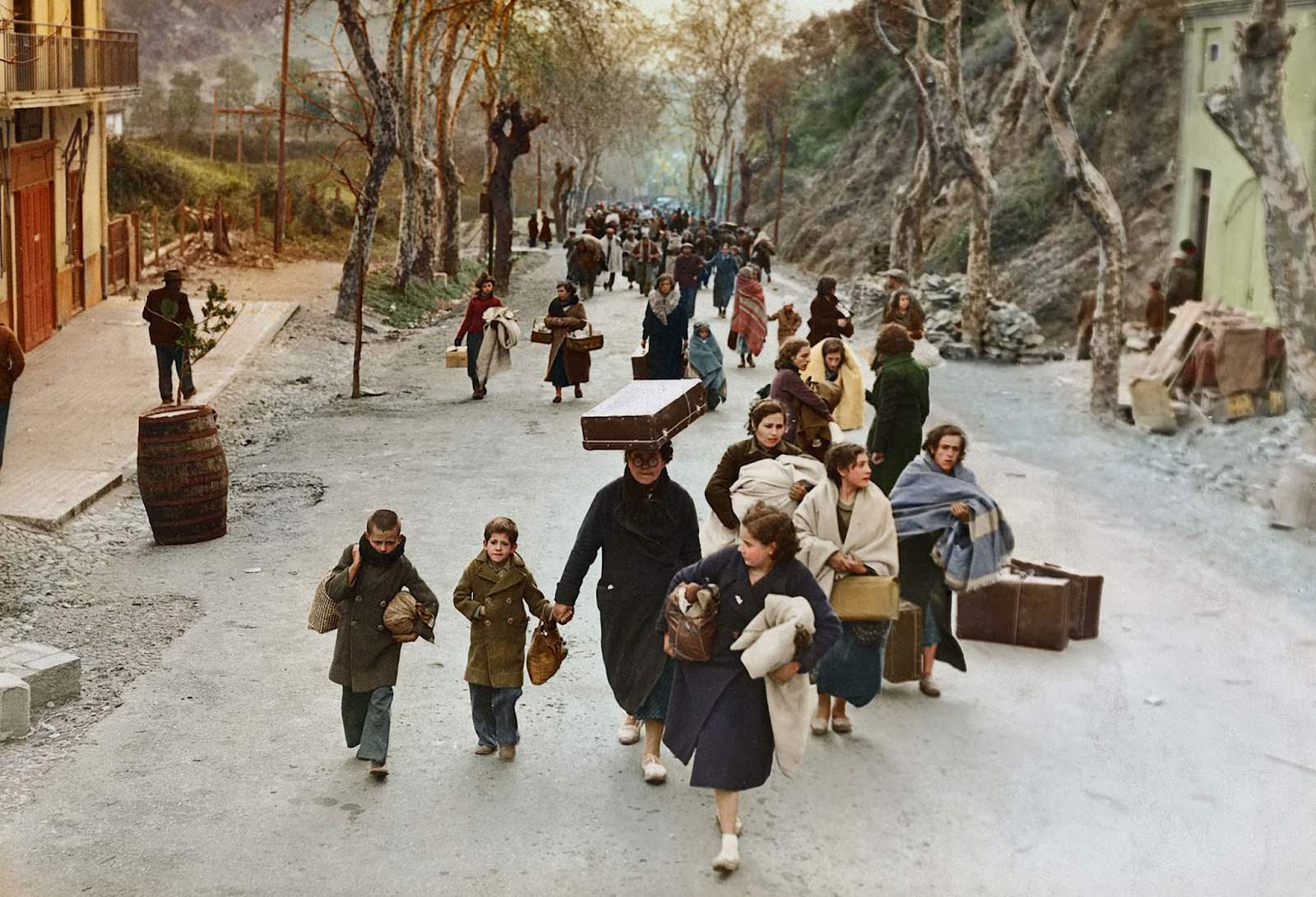 #8 A large group of refugees fleeing Paris in anticipation of the German invasion, 1940.