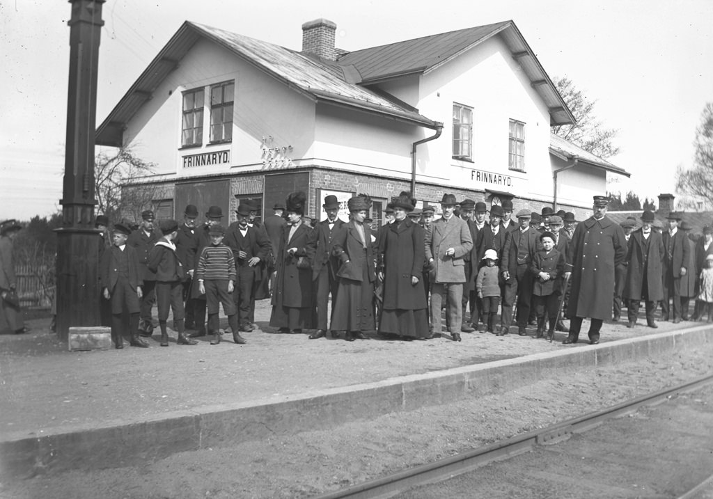 #43 Frinnaryd station in 1913.