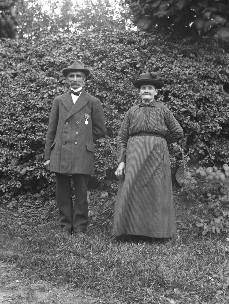 #64 Kyrkvaktmästare August Käl and his wife from Liljeholmen