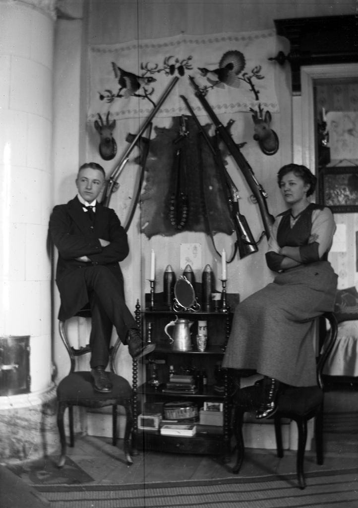 #10 The siblings Carola and Henning Aurell photographed at his home in Frinnaryds, 1913.