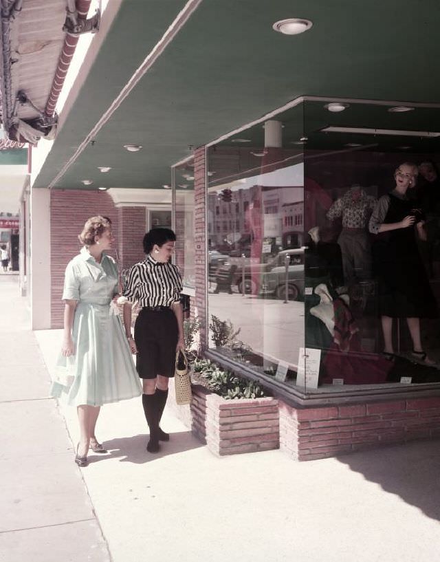 #4 Window shopping in Hollywood, November 1955