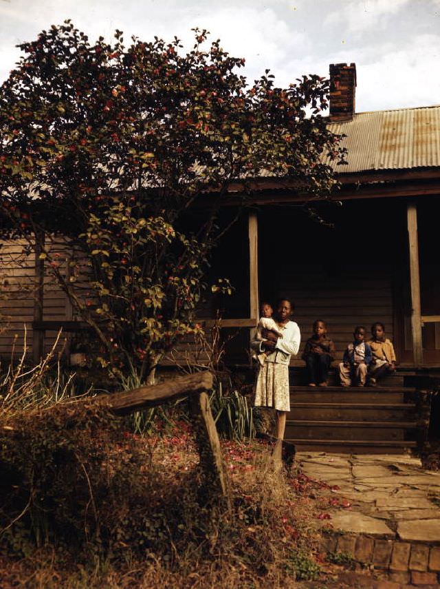 #1 African-American family at home, circa 1950