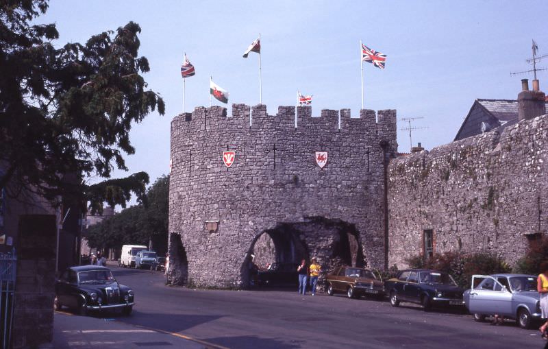 #39 Five Arches, Tenby, 1977