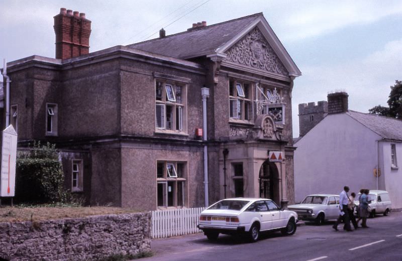 #44 Plymouth Arms, St Fagan’s, 1977