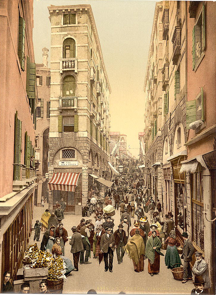 #57 Street near the Rialto Bridge