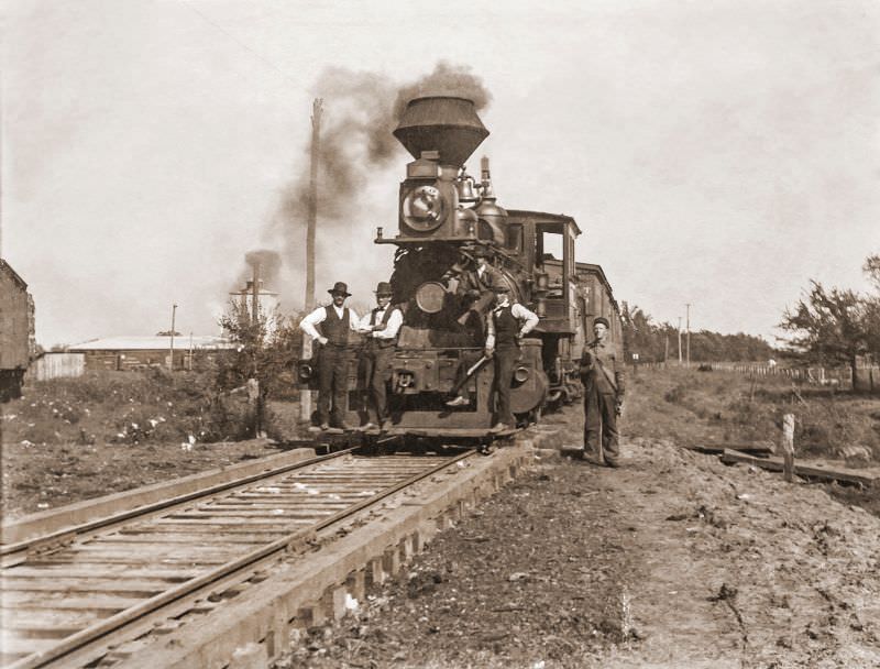 #41 Very early railroad (obviously near the cotton mills), Greenville, Texas