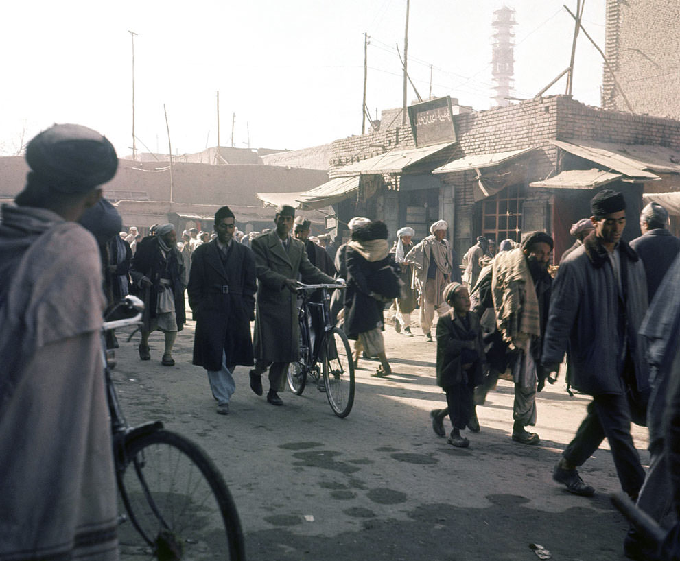 #18 Street scene in Kabul, in November of 1966.