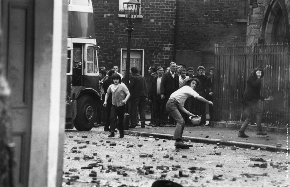The Troubles: Historical Photos Depict Northern Ireland Conflict During The 1970s Civil Wars