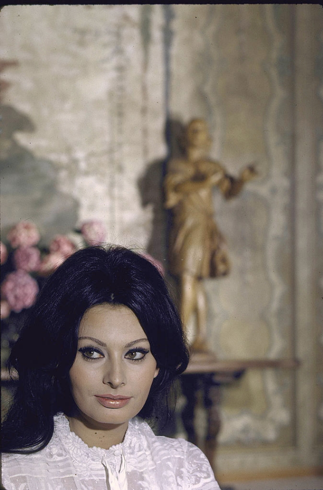 #12 Sophia Loren at her villa.