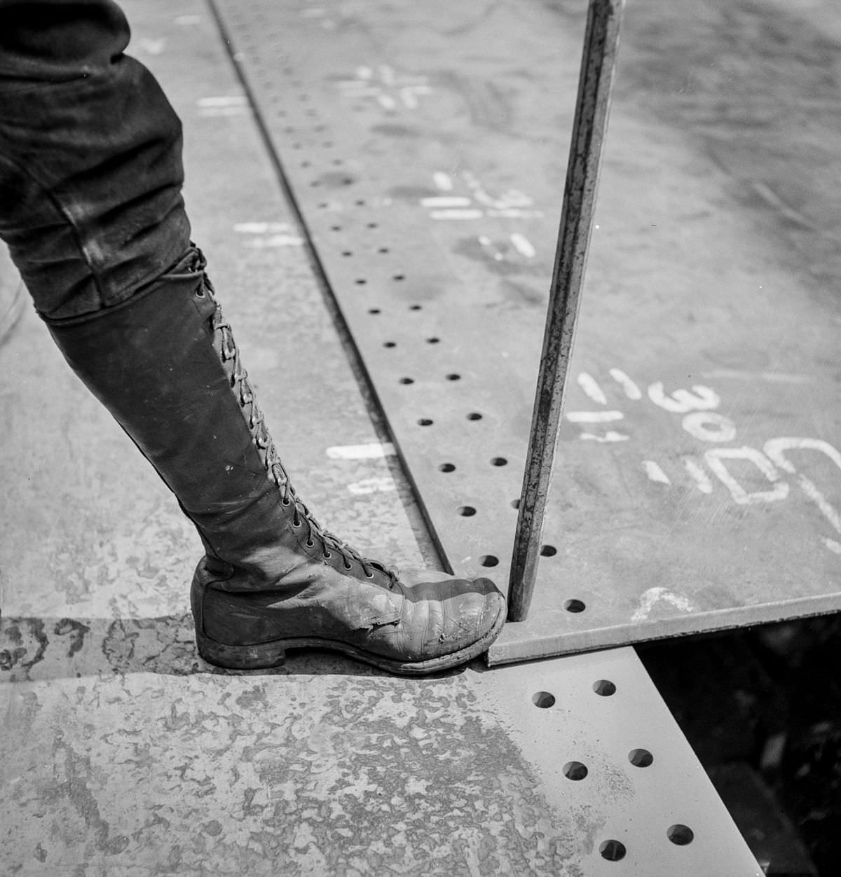 #11 Erecting bottom shell plates