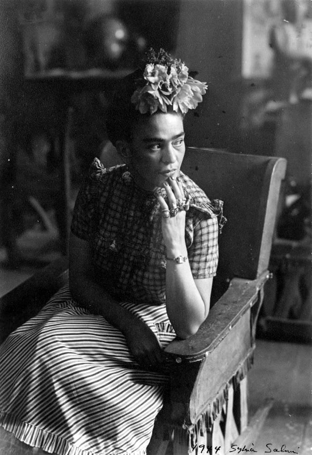 Beautiful Portraits Of Frida Kahlo In 1944 Captured By Sylvia Salmi Celebrities