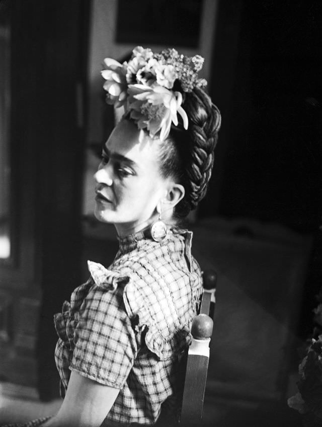 Beautiful Portraits Of Frida Kahlo In 1944 Captured By Sylvia Salmi Celebrities