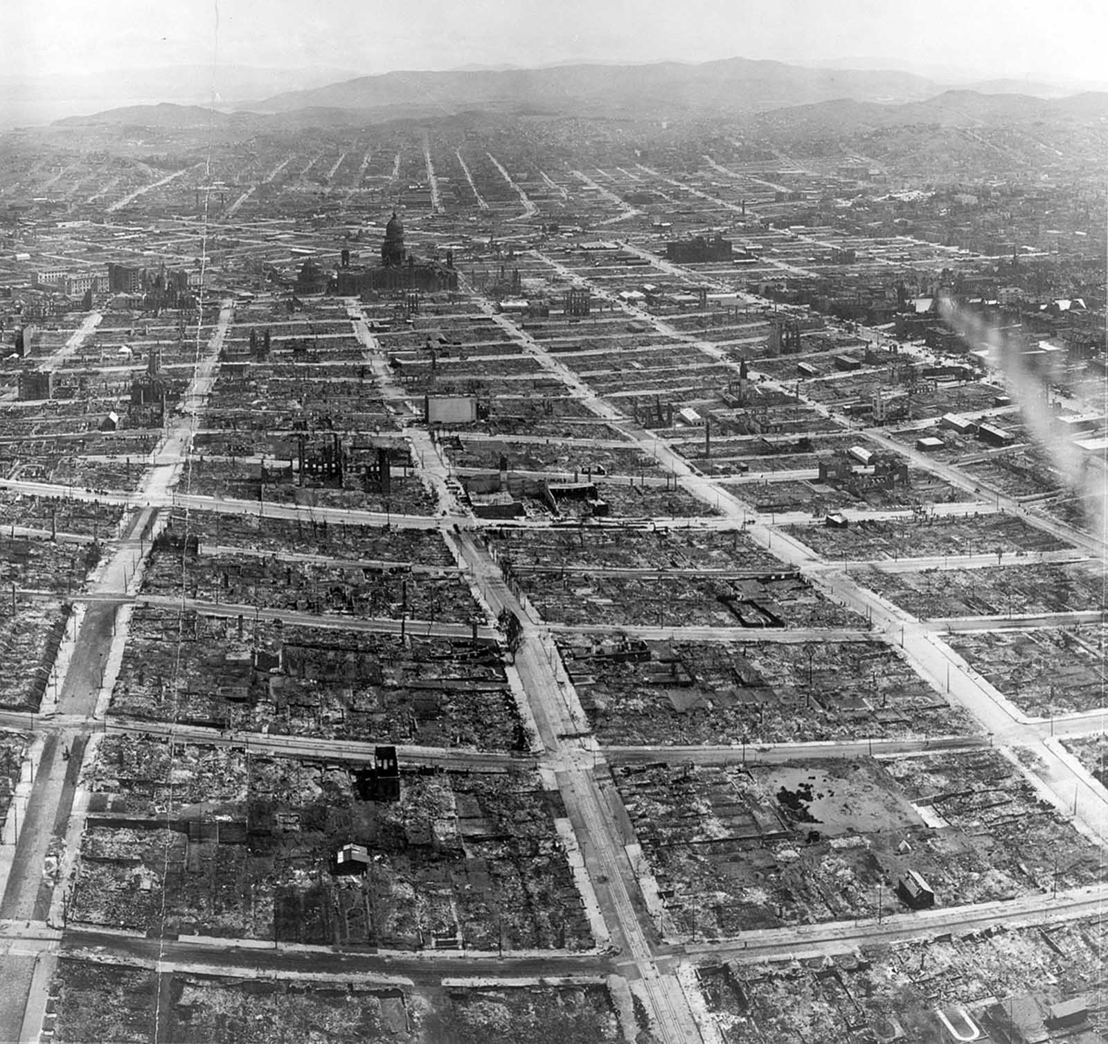 #39 Detail of the panorama photograph of a ruined San Francisco, viewed from the Lawrence Captive Airship on May 29, 1906.