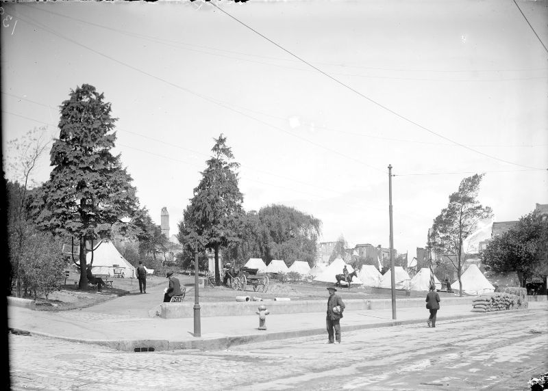 #80 Refugee camp in Portsmouth Square, 1906
