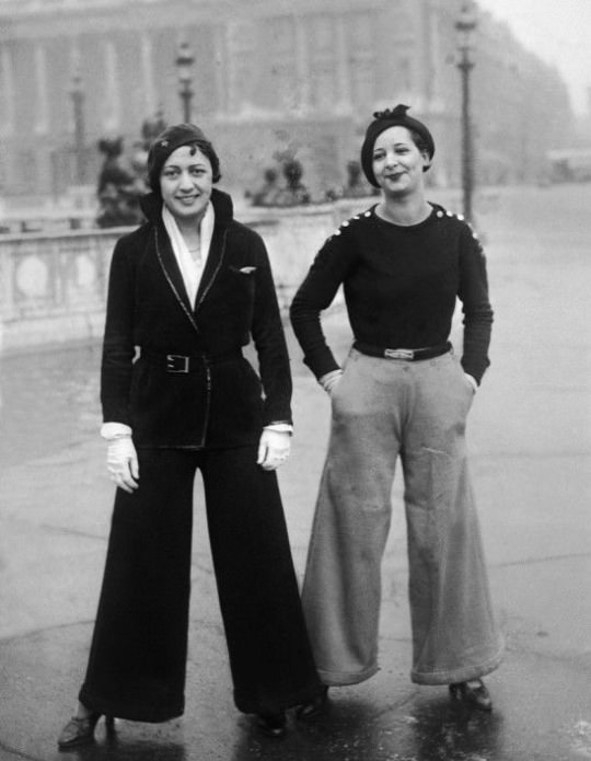 Cool Vintage Bell-Bottoms: These Pants Were All The Rage In The 1970s Fashion &; Culture