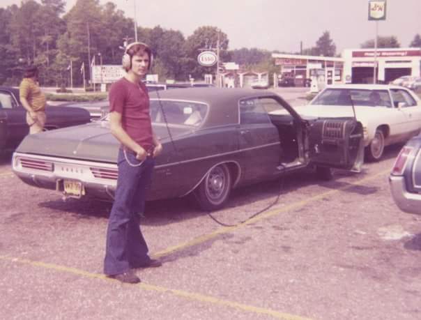 Cool Vintage Bell-Bottoms: These Pants Were All The Rage In The 1970s Fashion &; Culture