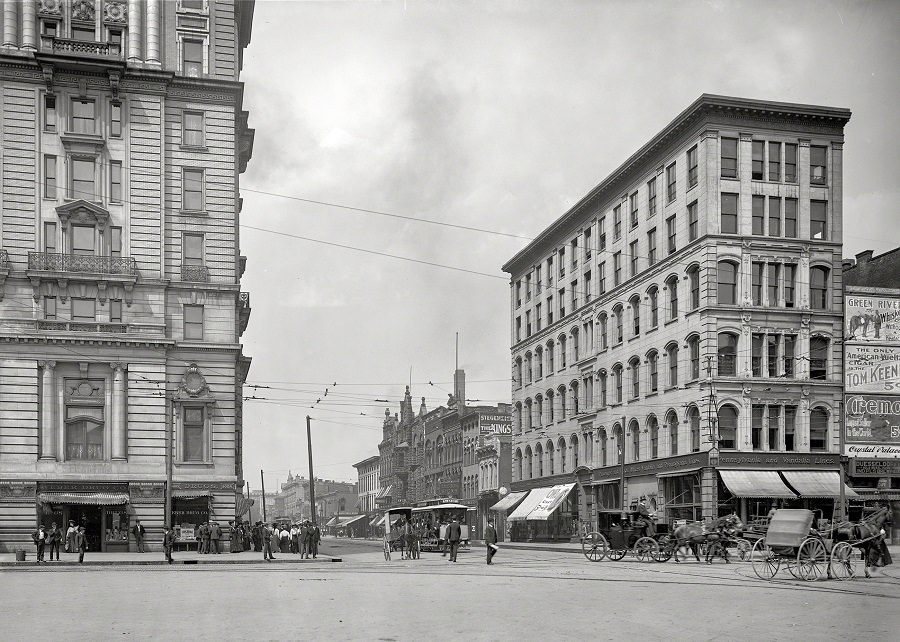 #23 Illinois Street, north from Washington, Indianapolis, 1904
