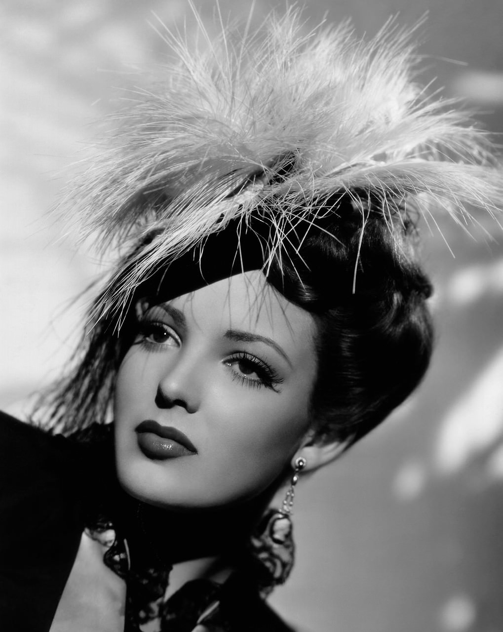 Tragic Story And Photos Of Linda Darnell, The Girl With The Perfect Face Celebrities