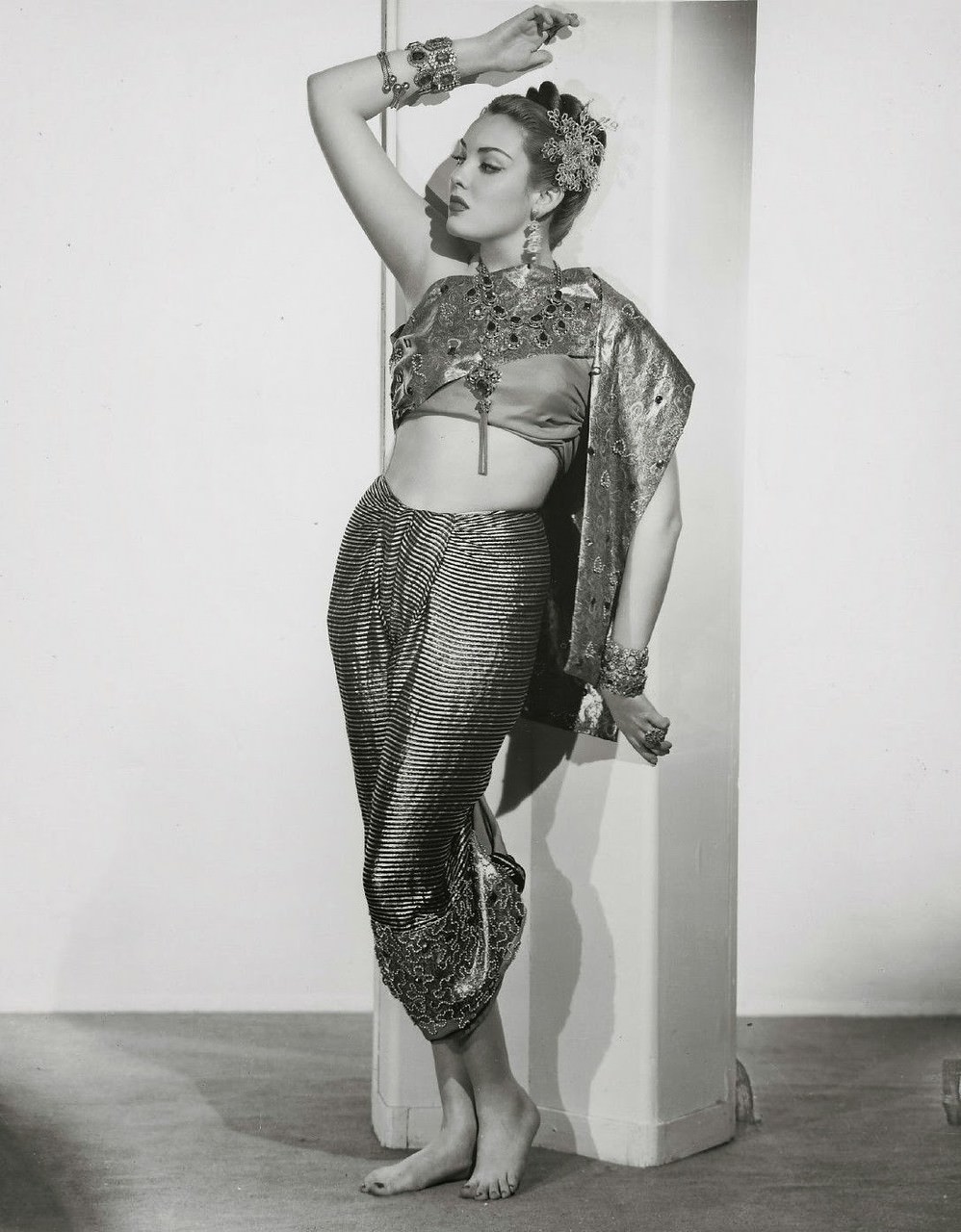 Tragic Story And Photos Of Linda Darnell, The Girl With The Perfect Face Celebrities