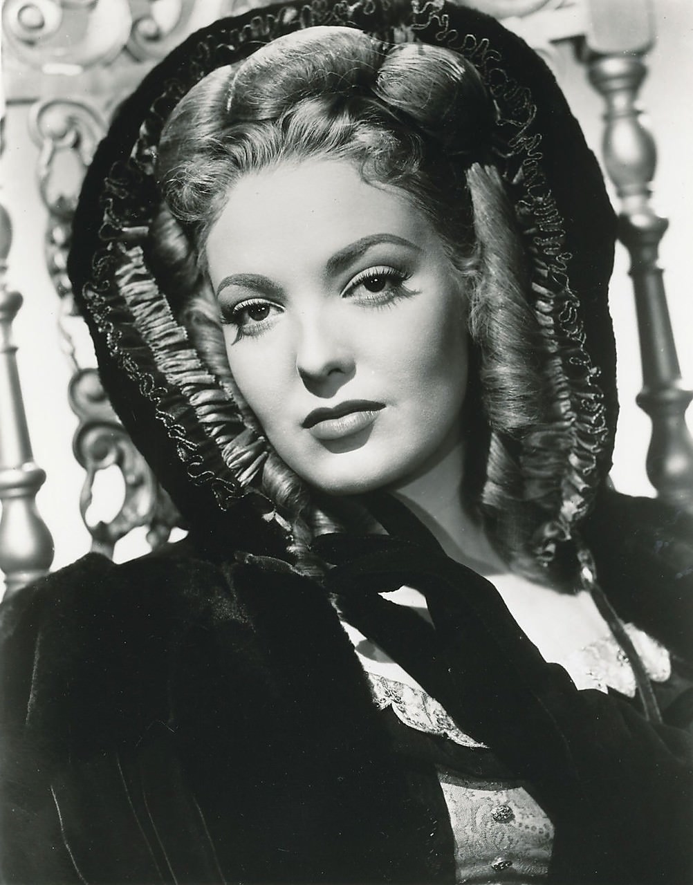 Tragic Story And Photos Of Linda Darnell, The Girl With The Perfect Face Celebrities