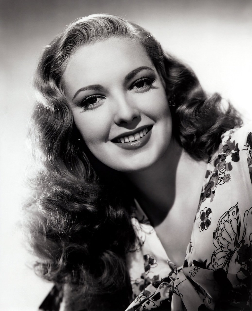 Tragic Story And Photos Of Linda Darnell, The Girl With The Perfect Face Celebrities