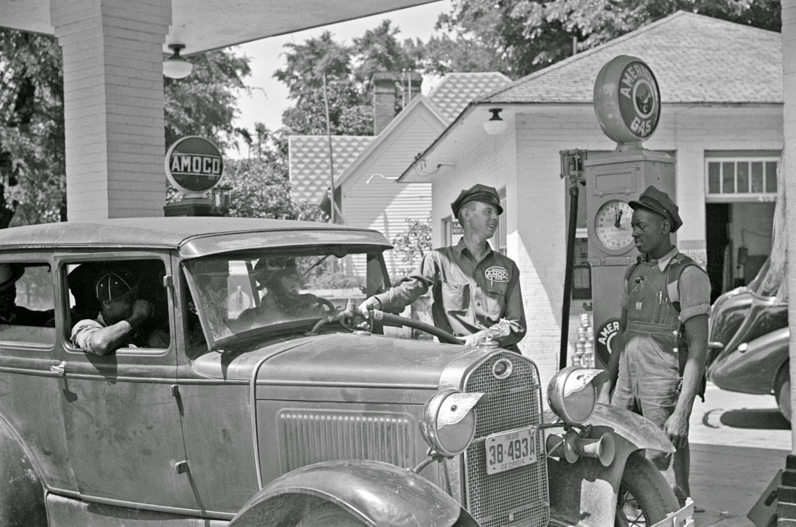 #38 A customer buying gas near Atlanta, Georgia, June 1939