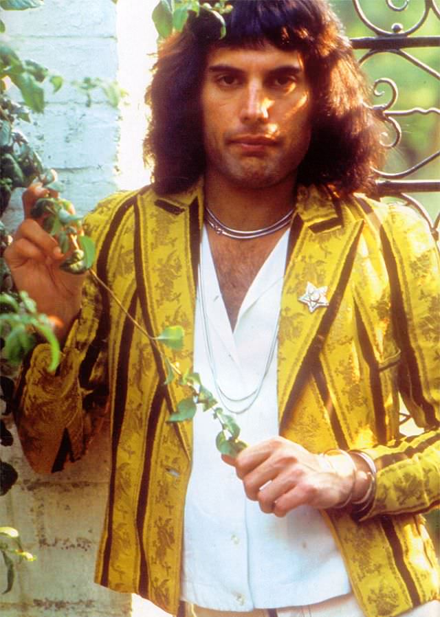 Young Freddie Mercury: Cool Photos Of Ultimate Rock God From His Life Music