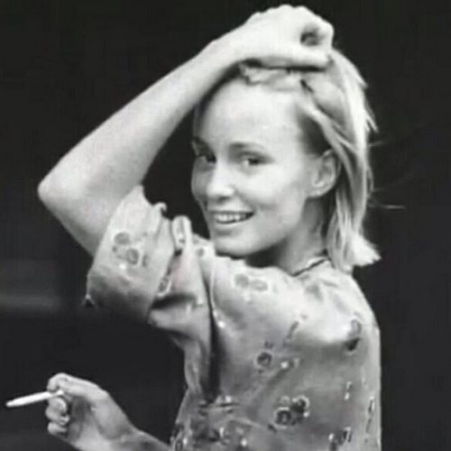 #19 Jessica Lange, a modeling shot, 1974