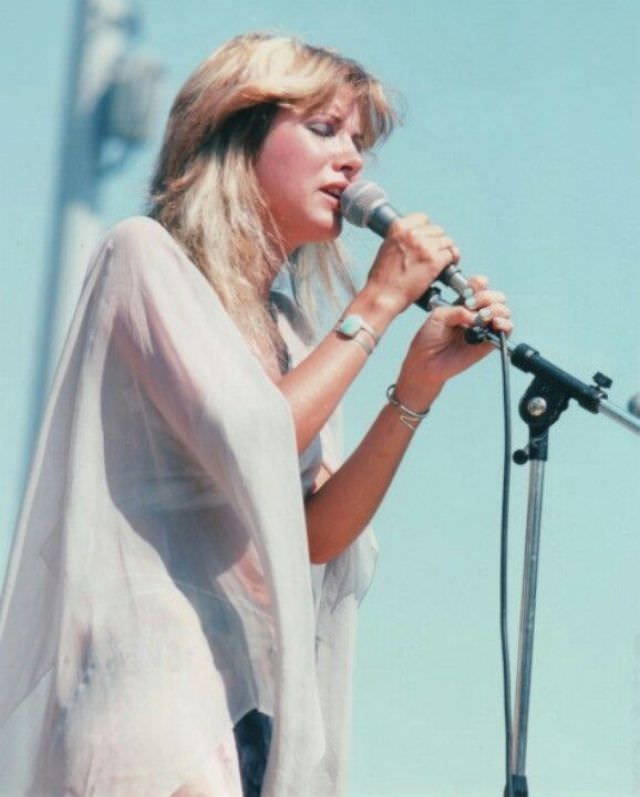 Young Stevie Nicks: Gorgeous Photos Of Female Rockstar Who Shaped Rock ‘N’ Roll Music