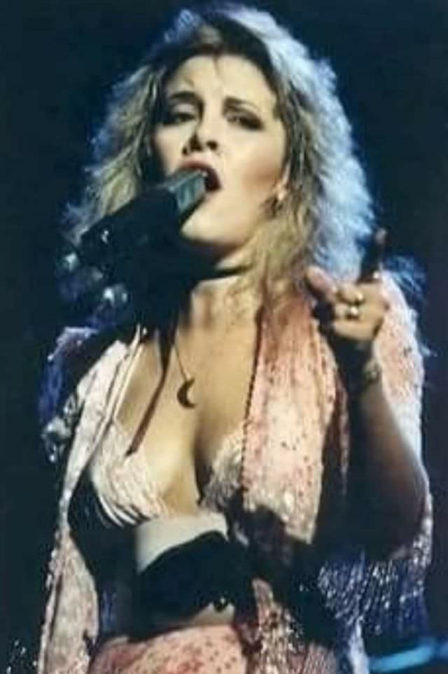 Young Stevie Nicks: Gorgeous Photos Of Female Rockstar Who Shaped Rock ‘N’ Roll Music