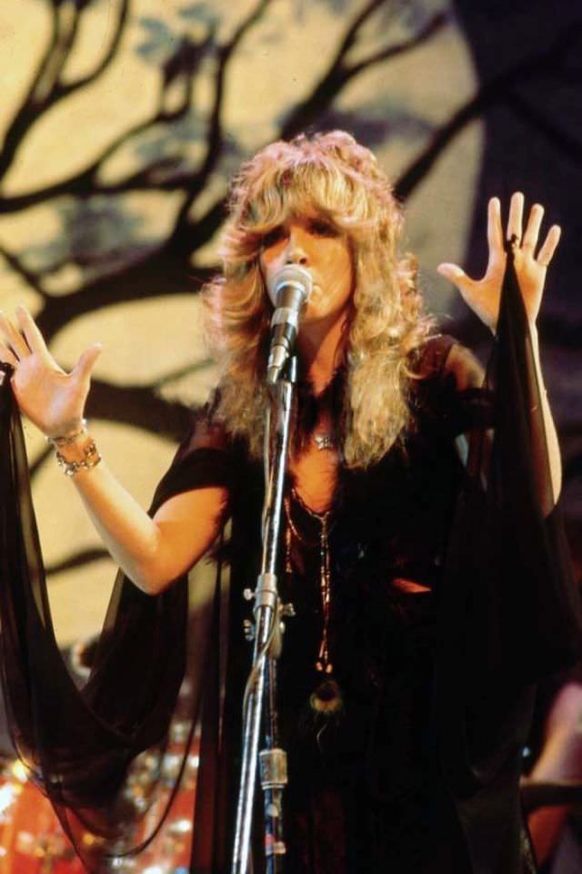 Young Stevie Nicks: Gorgeous Photos Of Female Rockstar Who Shaped Rock ‘N’ Roll Music