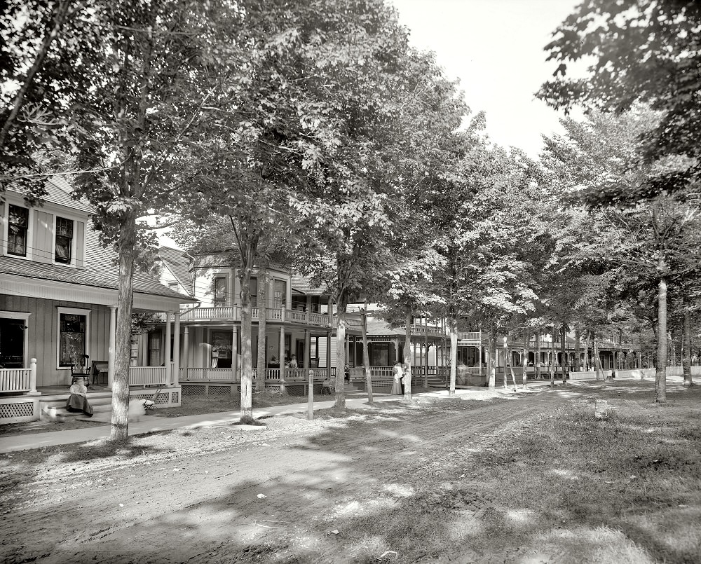 #9 Park Avenue, in the resort community of Bay View, Michigan, circa 1906.
