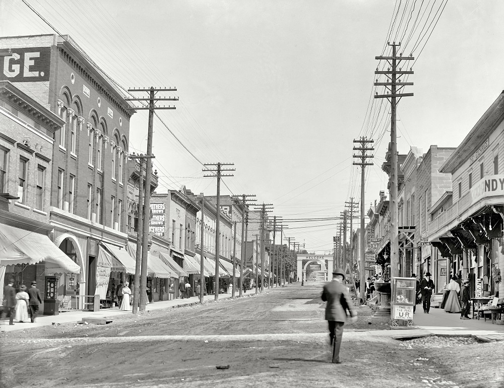 #4 Lake Street, Petoskey, Michigan, 1908