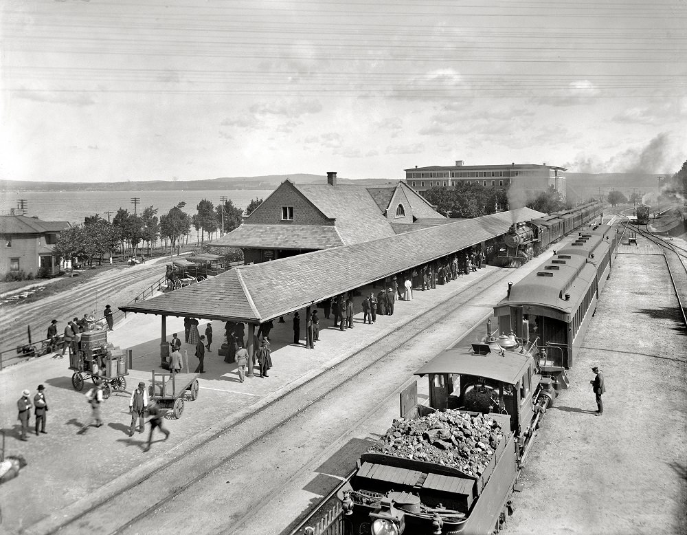 #7 R.R. station, Scenic Petoskey, 1908