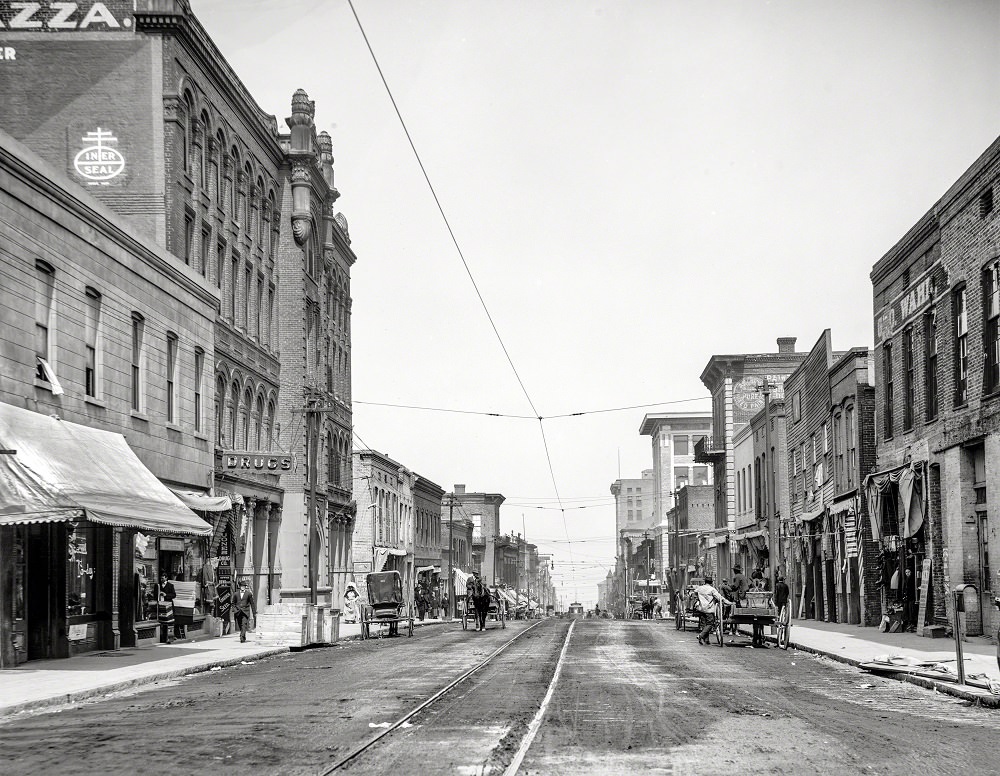 #2 View along Washington Street, Vicksburg, Mississippi, circa 1909