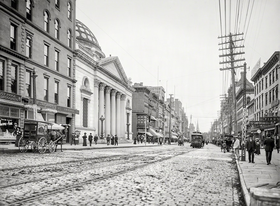 #6 Pearl Street north from State Street, Albany, New York, circa 1904
